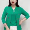بلوزتان صغيرتان جميلتان تشبهتان بلوزتي "و" تشيرت "و" تشيس details Picture